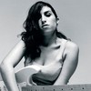 Amy Winehouse arremete contra su productor 