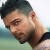 Ricky Martin celebra su 17 cumplea&ntilde;os en la m&uacute;sica con un recopilatorio