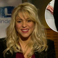 Shakira enseña barriguita