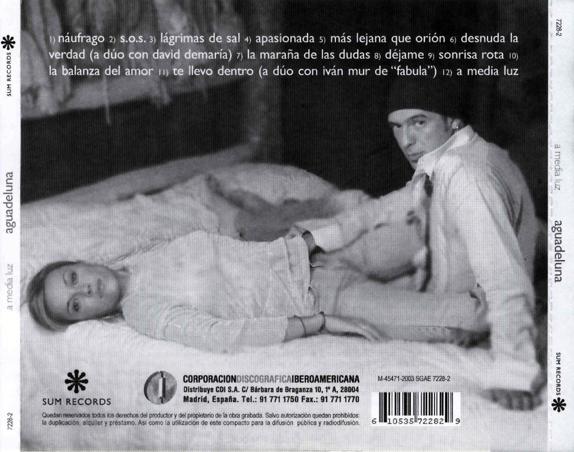 Cartula Trasera de Aguadeluna - A Media Luz