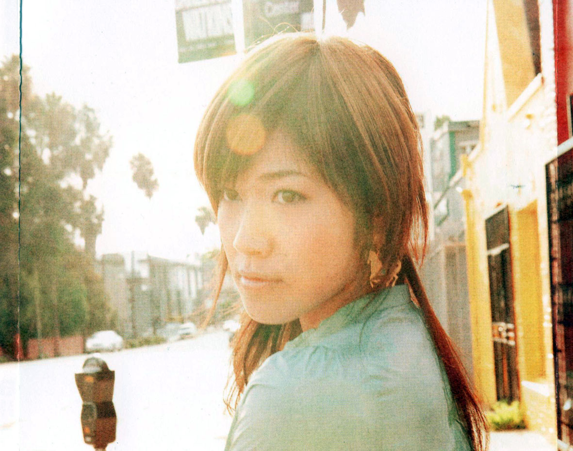 Cartula Interior Trasera de Bonnie Pink - Joy / Happy Ending (Cd Single)