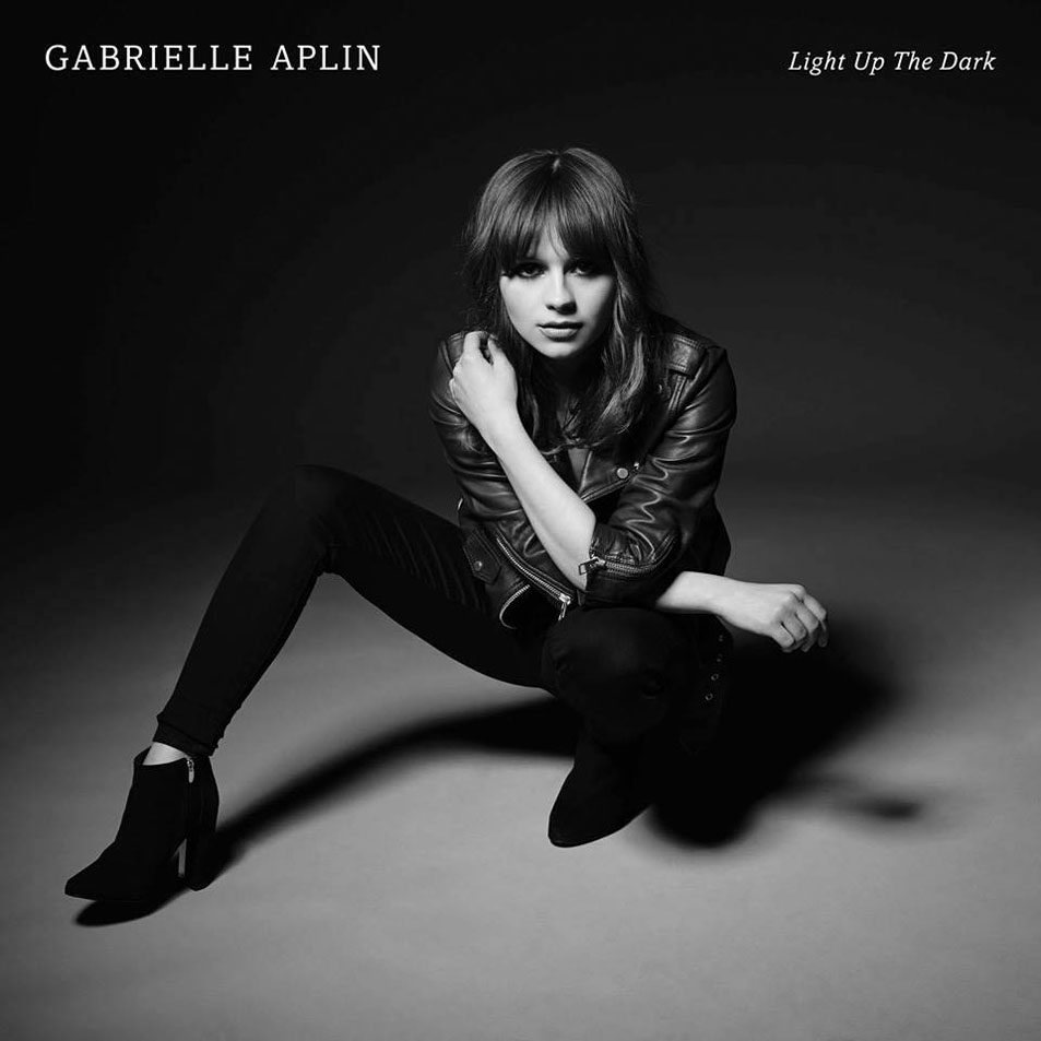 Cartula Frontal de Gabrielle Aplin - Light Up The Dark (Deluxe Edition)