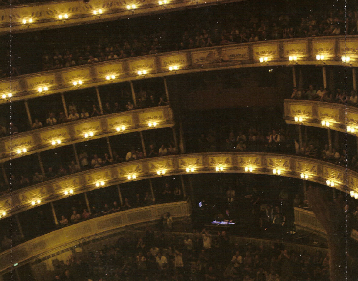 Cartula Interior Trasera de Joe Bonamassa - An Acoustic Evening At The Vienna Opera House