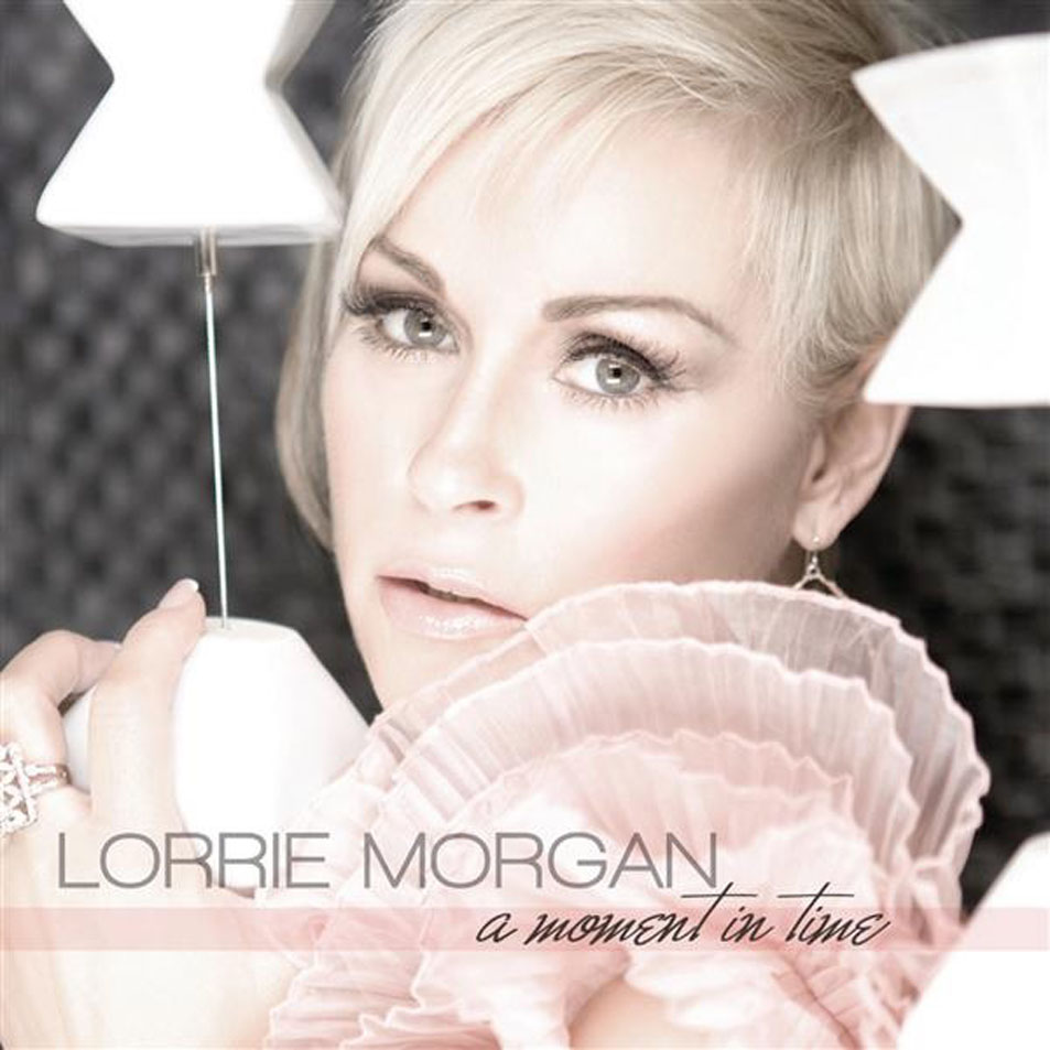 Cartula Frontal de Lorrie Morgan - A Moment In Time