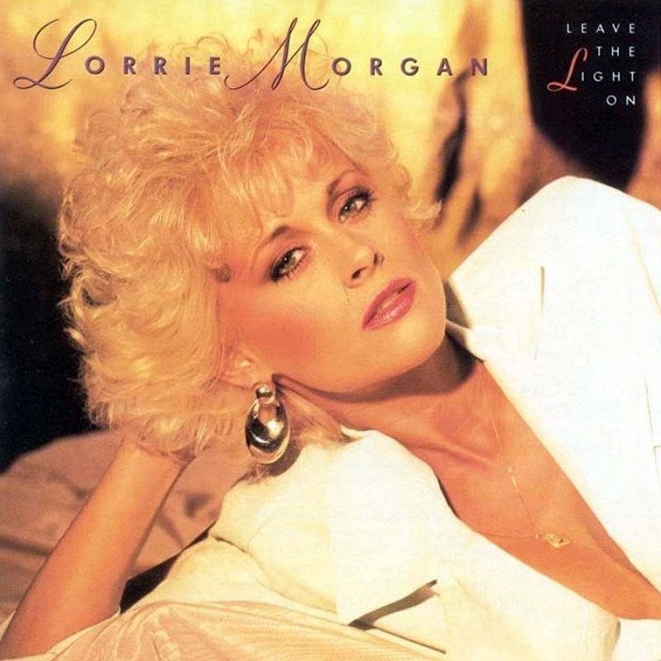 Cartula Frontal de Lorrie Morgan - Leave The Light On