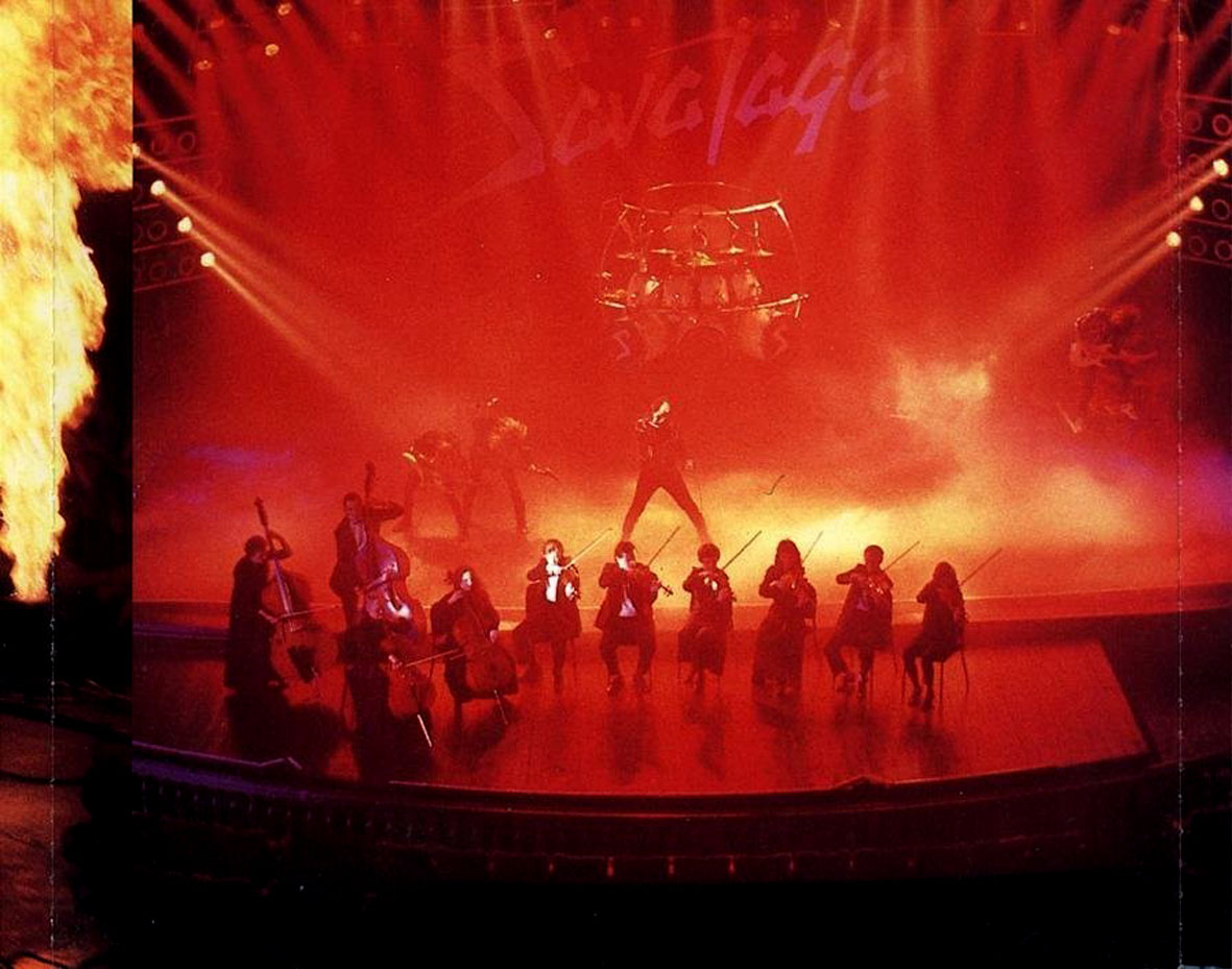Cartula Interior Trasera de Savatage - From The Gutter To The Stage