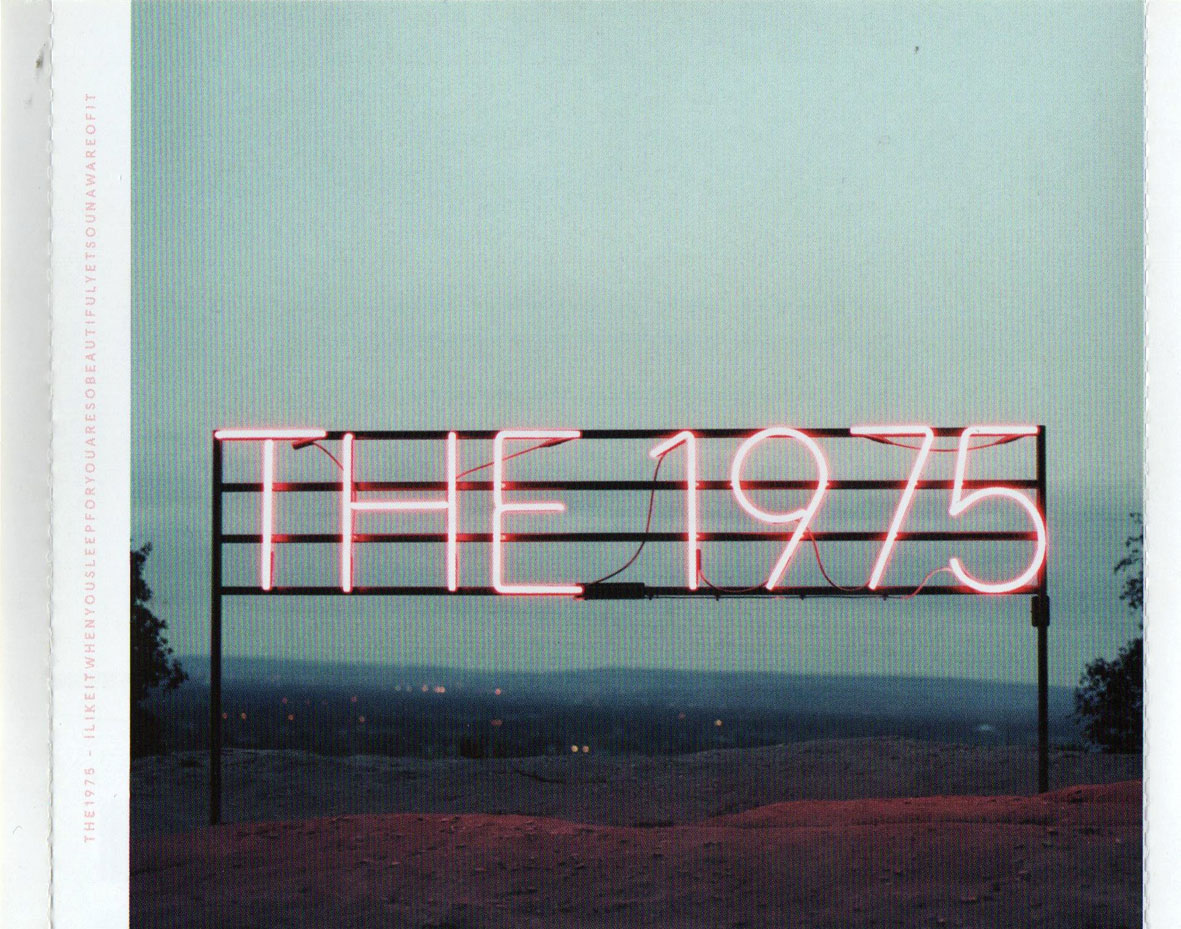 Cartula Interior Trasera de The 1975 - I Like It When You Sleep For You Are So Beautiful Yet So Unaware Of It