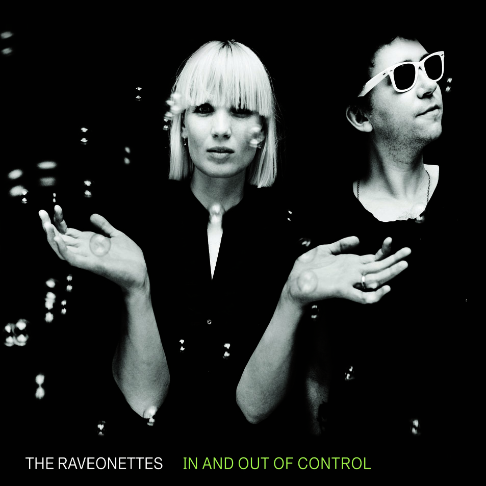 Cartula Frontal de The Raveonettes - In And Out Of Control