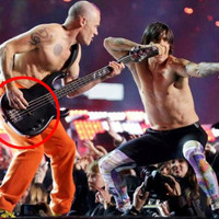  Red Hot Chili Peppers hizo play back en la Super Bowl