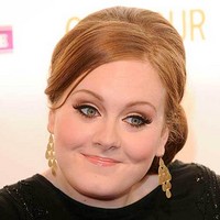Adele muy retrasada con su nuevo disco 