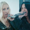 Christina Aguilera y Demi Lovato mira el video 'Fal in Line'