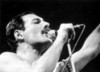 Freddie Mercury vuelve a los escenarios con Queen 