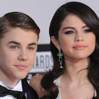 Justin Bieber y Selena Gómez juntos a dúo en 'Strong'