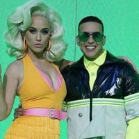 Katy Perry y Daddy Yankee presentan en vivo 'Con calma'