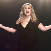 Kelly Clarkson autobiográfica en su video 'I Do not Think About You'