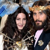Lana del Rey y Jared Leto imagen vintage de fragancias Gucci