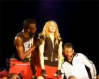 Madonna se desmaya