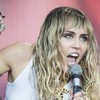 Miley Cyrus sin voz tras operación de las cuerdas cocales