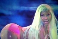 Nicki Minaj voluptuosa en el video de "Starships 