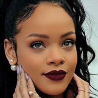 Rihanna arremete contra Snapchat y ésta cae en bolsa