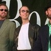 Robin Gibb retorna a los estudios de grabación, sin los Bee Gees, para realizar dúo