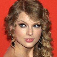 Taylor Swift estrena Red como nuevo single